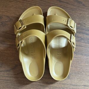 Birkenstock gold Sandals - women’s 38